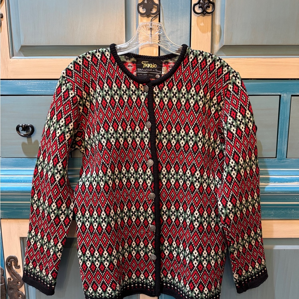 Atipico Women's Red and Black Cardigan Sweater